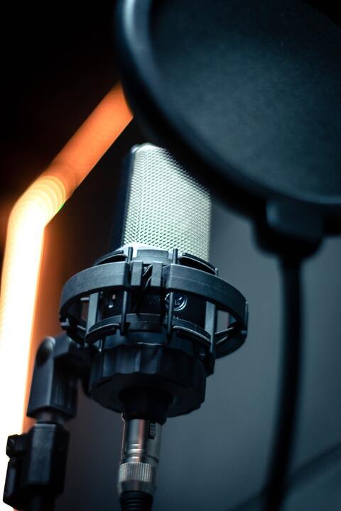 close-up-photo-of-condenser-mic